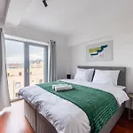 Premiumn Penthouse With Terrace In Prague